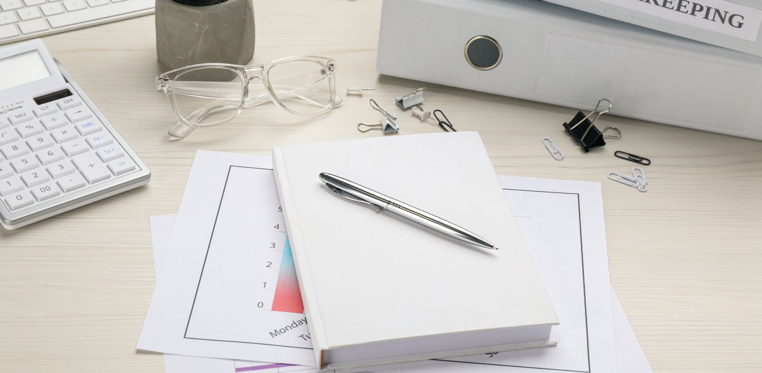 difference between bookkeeping and accounting